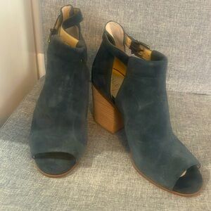 Sole society brand new woman’s shoes size 10